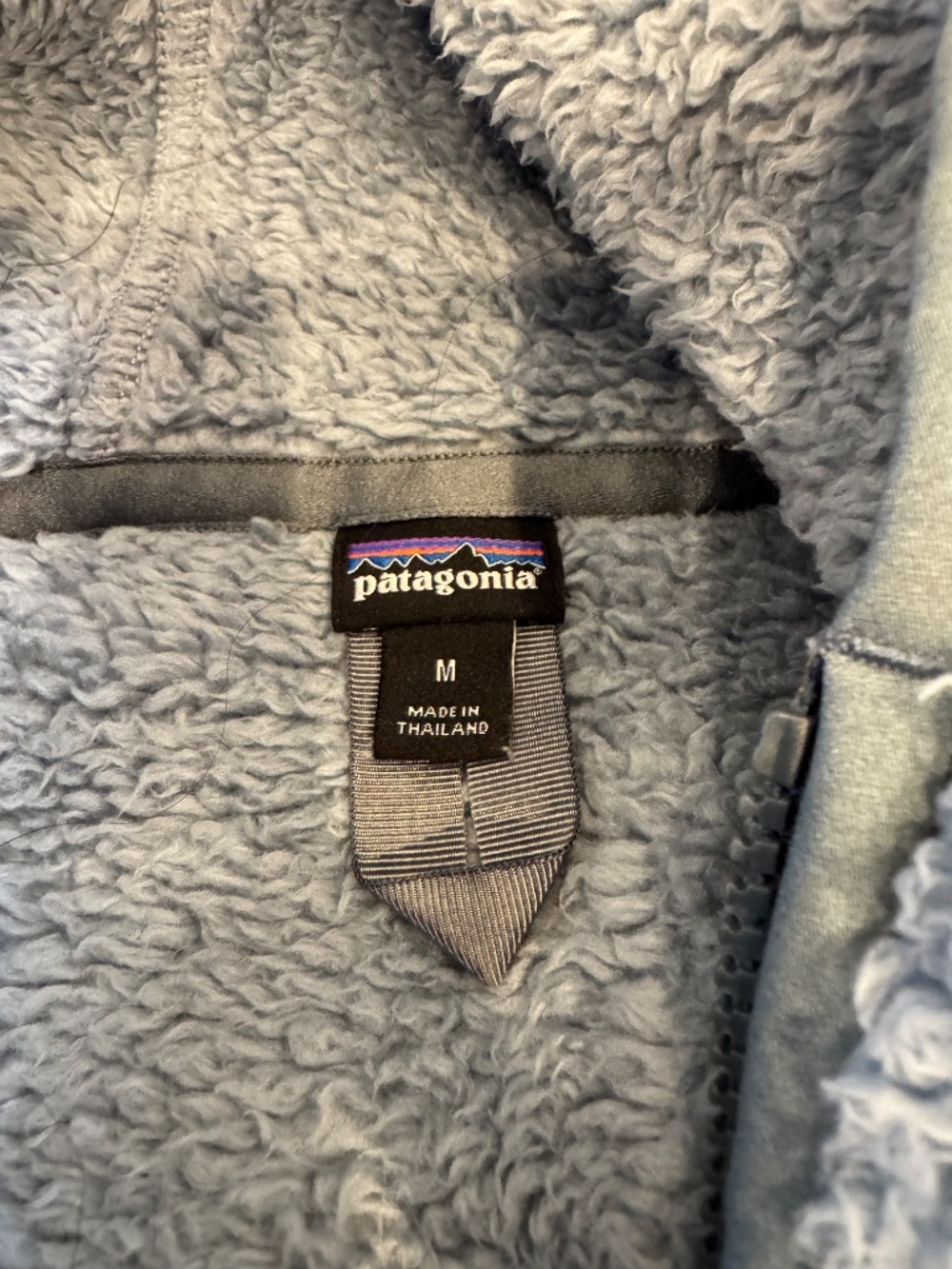 Patagonia Women’s Los Gatos Hooded Pullover - Picture 3 of 3
